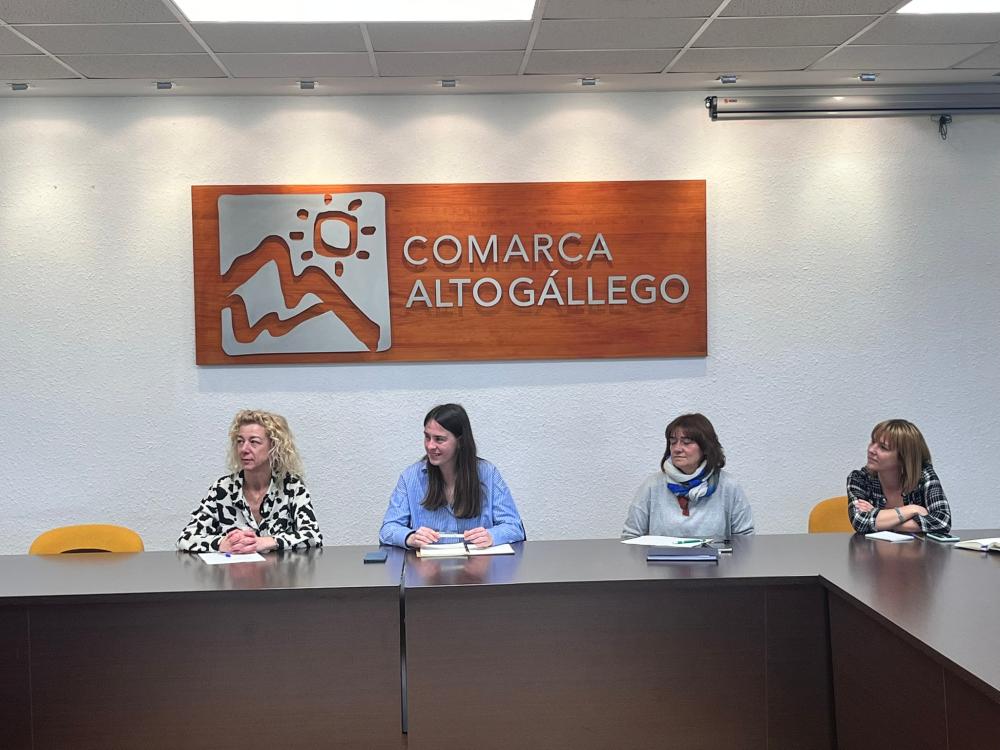 Imagen La directora general del Instituto Aragonés de la Juventud visita la Comarca Alto Gállego