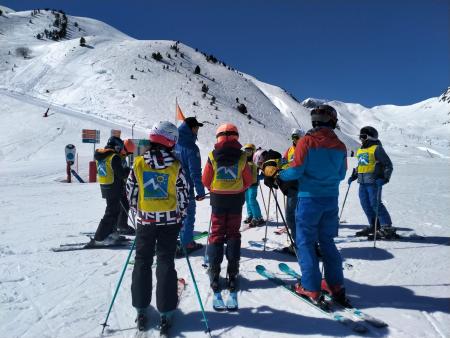 Imagen Alumnos de 6º curso disfrutan del programa de Promoción del Esquí de la...