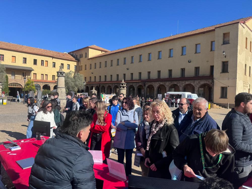 Imagen El encuentro ‘Oportunidades a tu alcance’ reúne en Sabiñánigo a 350 jóvenes en una jornada de orientación formativa y laboral