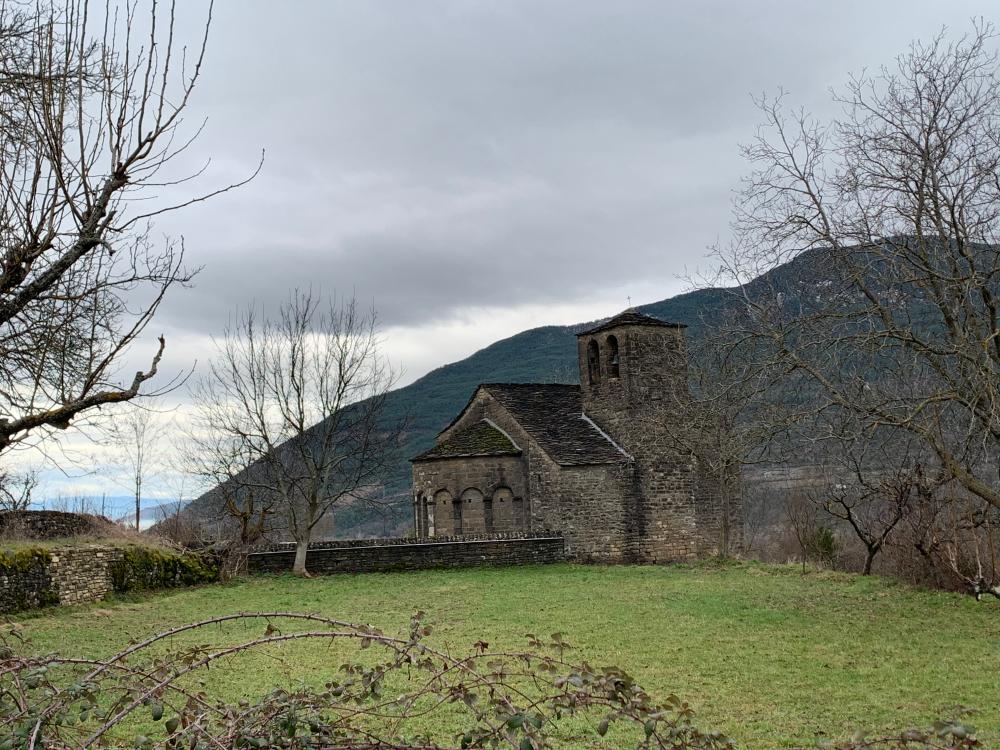 Imagen: Iglesia de Santa Eulalia en Oros Bajo